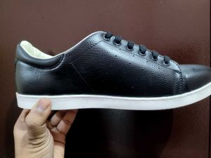 Stylish Black Leather Sneakers(UK 9 Only)