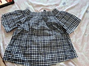 Cute Gingham Off-Shoulder Top