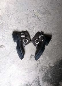 zara Stylish Buckle Detail Ankle Boots