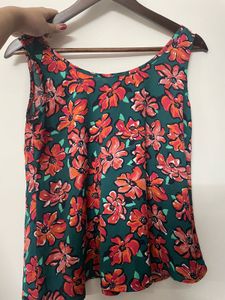 Floral Print Sleeveless Top