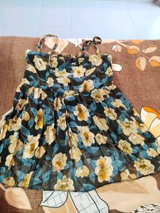 Sleeves Floral Top Xs Size