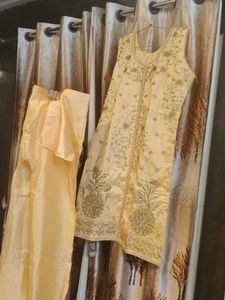 4 colour available Elegant Embroidered Salwar Suit