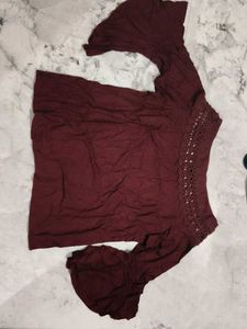 A maron cute regular top