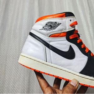 Air Jordan 1 High OG White Orange