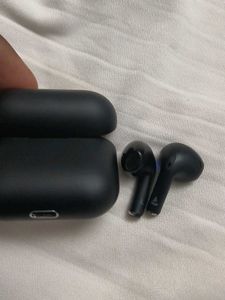 New boAt Black Wireless Earbuds with Charging Case