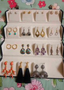 Women's  13 pair earings jewellery box