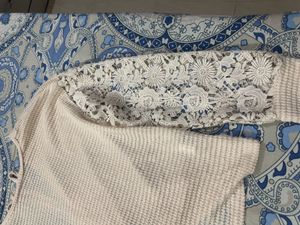 Beige backless Lace Sleeve Top