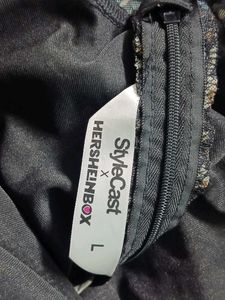 stylecast-x-hersheinbox Floral Print Off-Shoulder