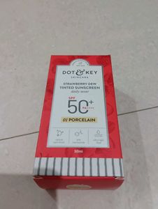 Pack of 4 Dot&amp;Key Tinted Sunscreens