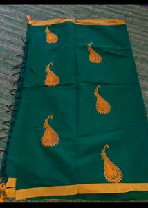 Elegant Green Saree (Women's)