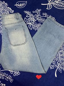 Urbanic Light Wash Relaxed Fit Jeans
