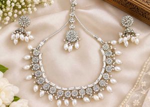 Exquisite Pearl & Crystal Jewellery Set