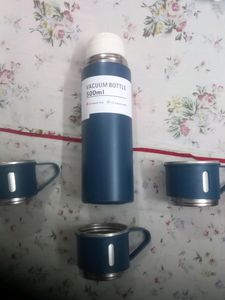 VACCUM Flask Bottle 1 Set 500 ML GIFT Pack.