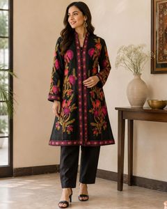 BNWT Kashmiri Embroidered Long Jacket/Coat ✨