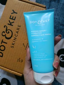 Dot & Key Gentle Face Wash