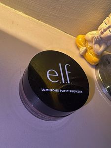e.l.f. Luminous Putty Bronzer