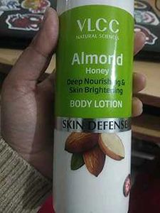 VLCC Almond & Honey Body Lotion
