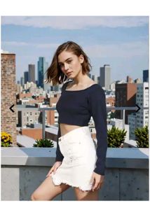 Chic Navy Blue Off-Shoulder Cropped Top