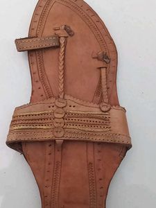 Leather Kolhapuri Chappals