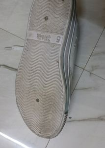 White Sports Shoe.  ( Fixed Price).