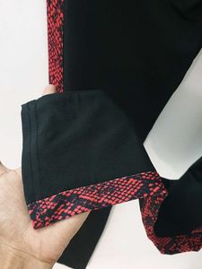🐍snake print black leggings