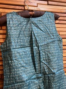 Green Sleeveless Kurti