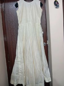 Elegant White Embroidered Kurta Set