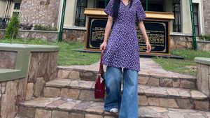 Cute Floral Print Midi Dress