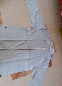 100% Cotton Light Blue Shirt In Size Large