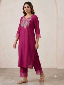 Elegant Embroidered Magenta Kurta