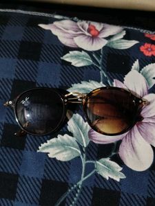 Round Tortoiseshell Sunglasses
