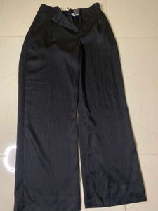 Chic Black Wide-Leg Trousers