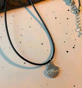 Shell Pendant Necklace