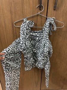Stylish Cold Shoulder Tie-Up Top