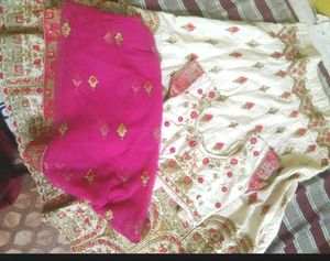 🆓🎁 Pink Embroidered Lehenga