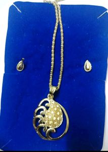 Vintage Gold Necklace & Earrings Set