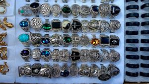 Assorted Silver Tone Rings (Lot of 30+)
