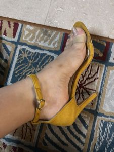 Chic Yellow Suede Heels