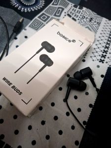 In-Ear Wired Headphones