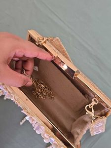🔻PRICE DROP - LAVIE LUXE Embroidered Clutch