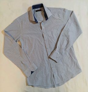 Men's Light Blue Patterned Button-Down Shirt