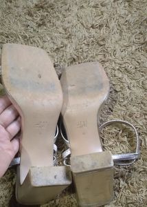 Heels. Gold Toned