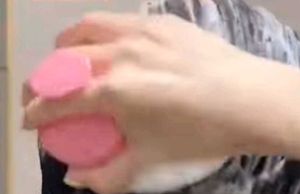 🌸 Soft Silicone Massage Shampoo Brush