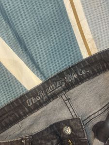 Stylish Ripped Grey Jeans for Women