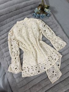 Lace Detail Top - size: M-L size