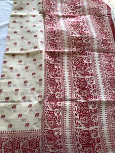 Off White Printed Saree(Women’s)