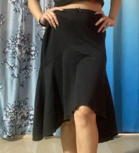 Chic Black Midi Skirt