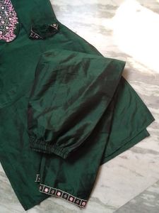 Elegant Green Kurta Set with Mirror Work