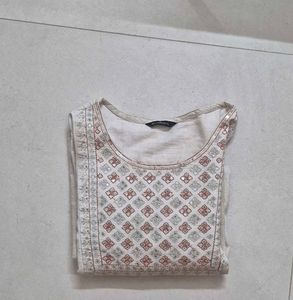 Elegant Embroidered Kurta