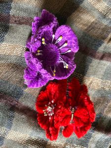Set of 2  Flower Hair Clips